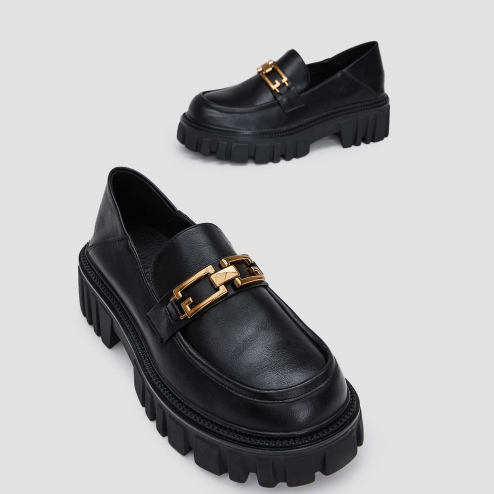 New Leather Loafers with chains